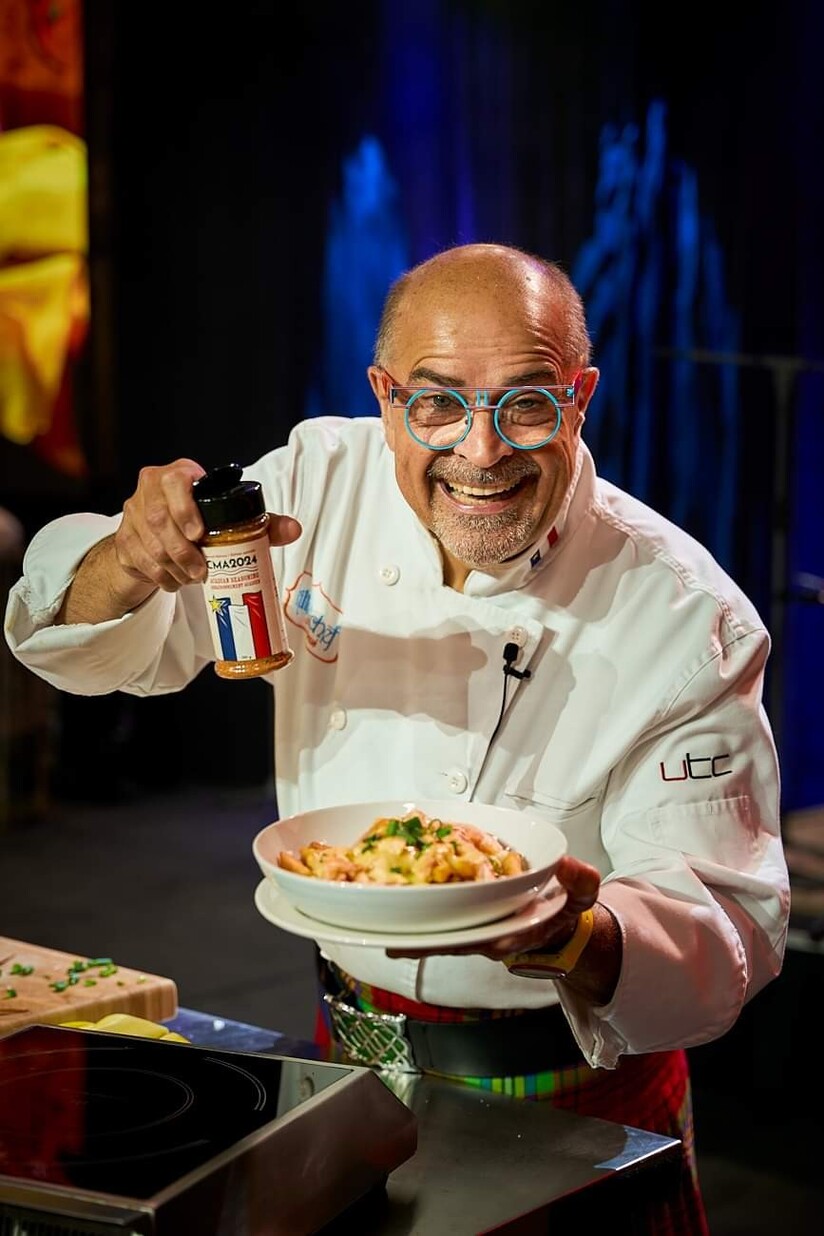 Une photo du Kilted Chef avec une belle assiette de nourriture.